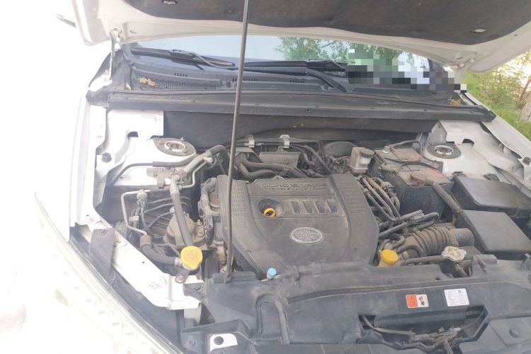 Used Bestune X80 2013 2.0L automatic luxury version Engine Bay Right