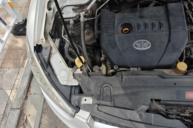 Used Bestune X80 2013 2.0L automatic comfort version Engine Bay Right