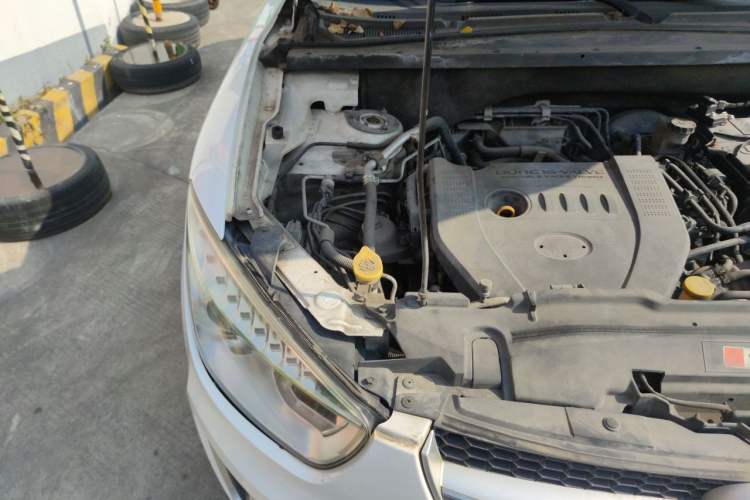 Used Bestune X80 2013 2.0L automatic comfort version Engine Bay Right