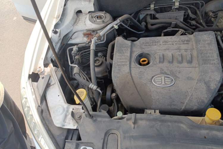 Used Bestune X80 2013 2.0L manual luxury version Engine Bay Right