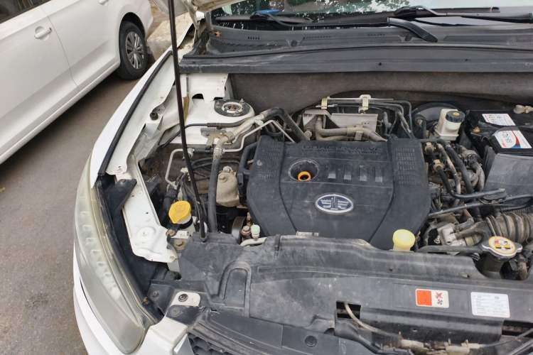 Used Bestune X80 2013 2.0L automatic comfort version Engine Bay Right