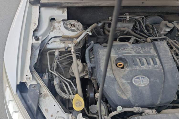 Used Bestune X80 2013 2.0L automatic comfort version Engine Bay Right