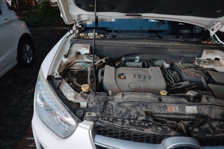 Used Bestune X80 2013 2.0L manual luxury version Engine Bay Right