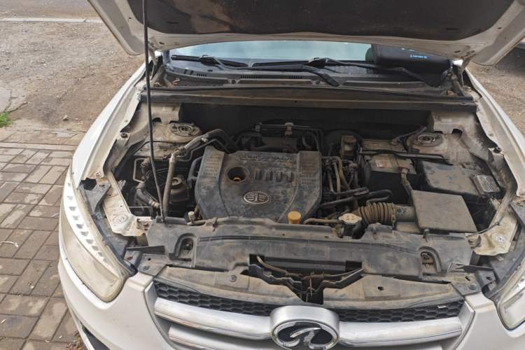 Used Bestune X80 2013 2.0L manual luxury version Engine Bay Right