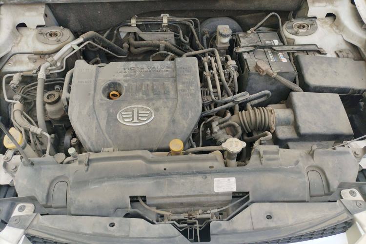 Used Bestune X80 2013 2.0L manual luxury version Engine Bay