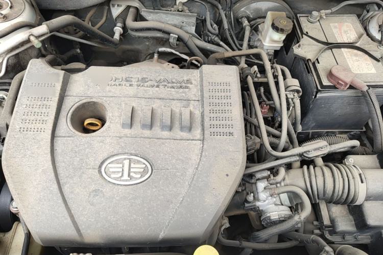 Used Bestune X80 2013 2.0L automatic luxury version Engine Bay