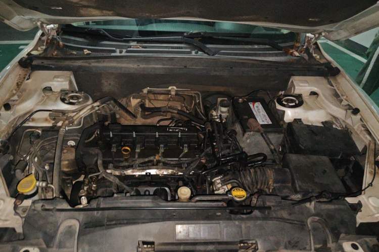 Used Bestune X80 2013 2.0L automatic luxury version Engine Bay