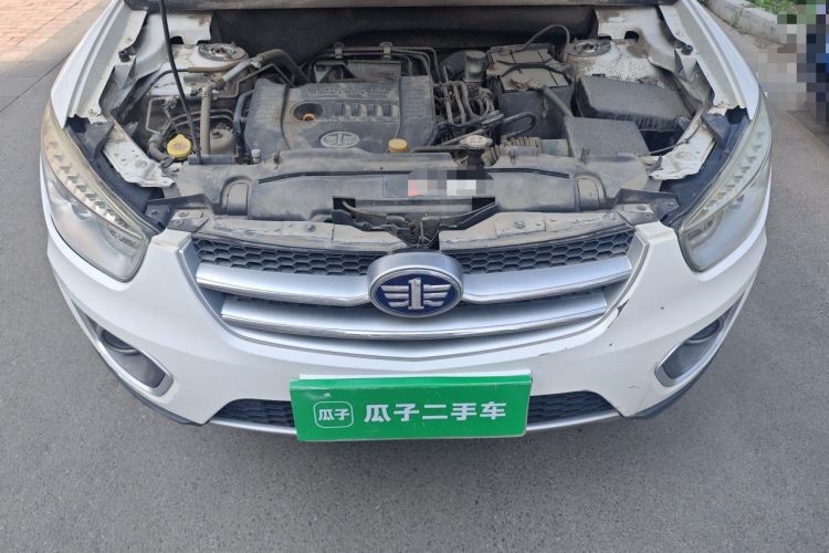 Used Bestune X80 2013 2.0L automatic comfort version Engine Bay