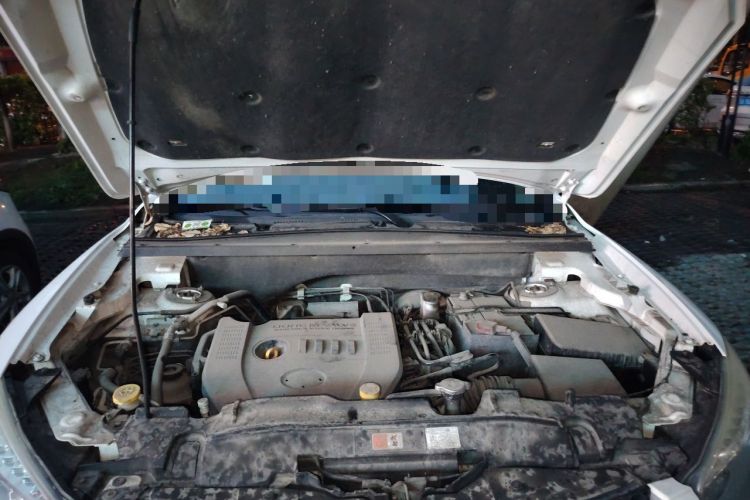 Used Bestune X80 2013 2.0L manual luxury version Engine Bay