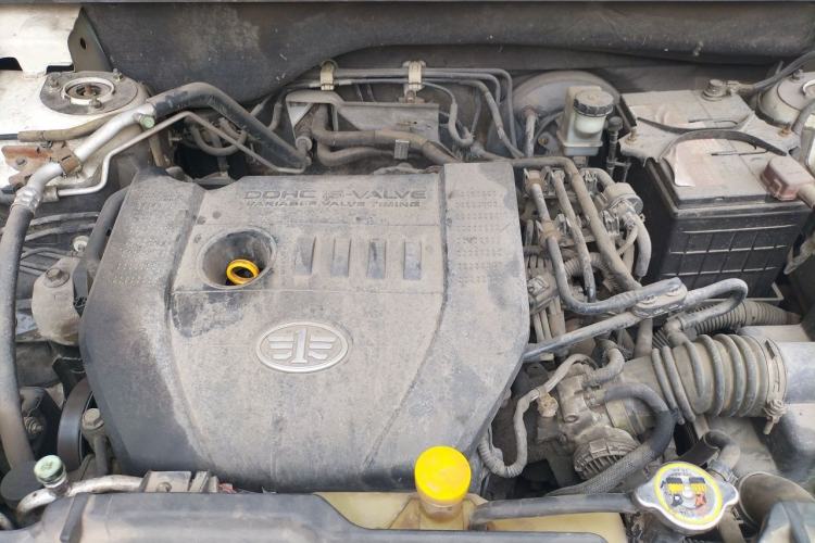 Used Bestune X80 2013 2.0L automatic comfort version Engine Bay