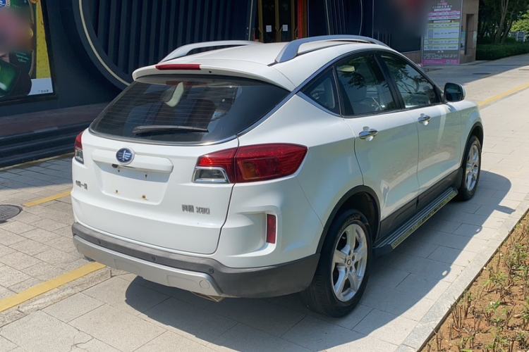 Used Bestune X80 2013 2.0L automatic luxury version Exterior 4