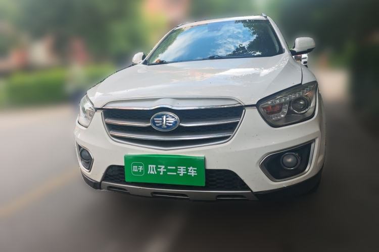 Used Bestune X80 2013 2.0L automatic luxury version Front