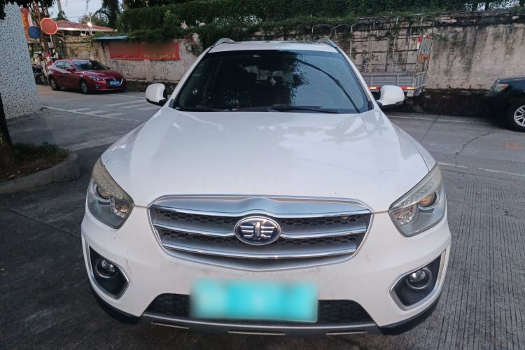 Used Bestune X80 2013 2.0L automatic luxury version Front