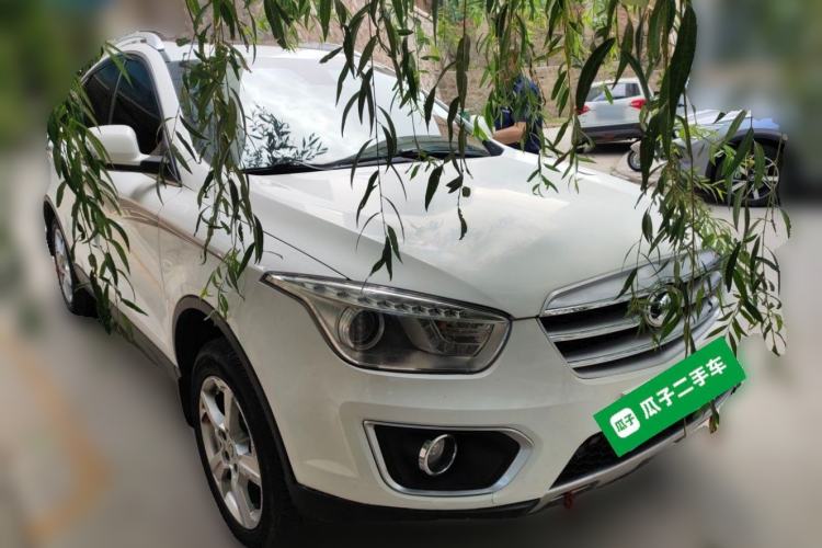 Used Bestune X80 2013 2.0L manual luxury version Front Right 45 Deg