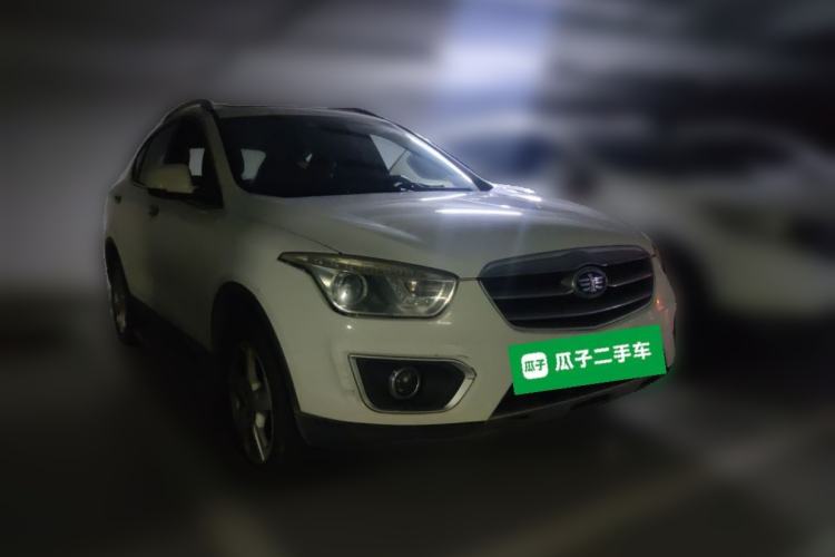 Used Bestune X80 2013 2.0L manual luxury version Front Right 45 Deg
