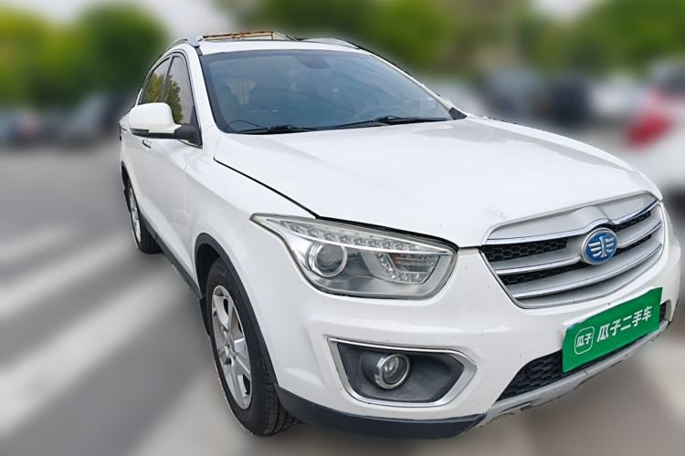 Used Bestune X80 2013 2.0L automatic comfort version Front Right 45 Deg
