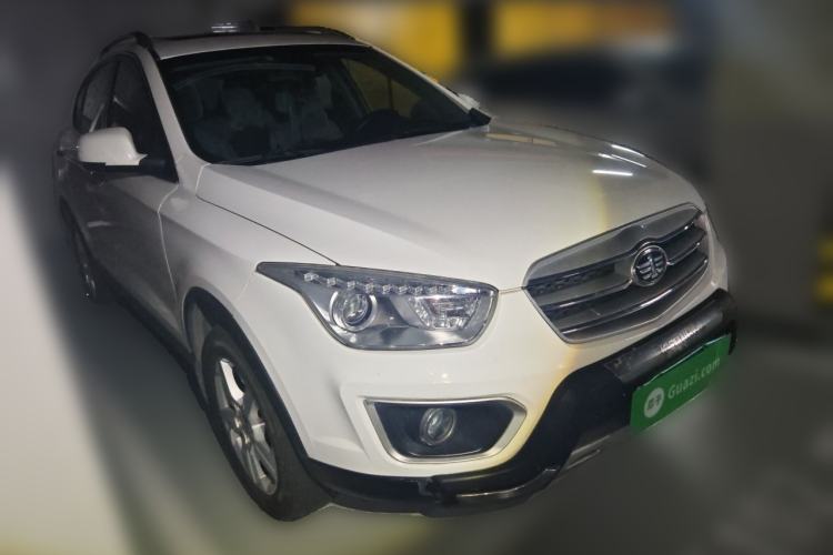 Used Bestune X80 2013 2.0L automatic comfort version Front Right 45 Deg