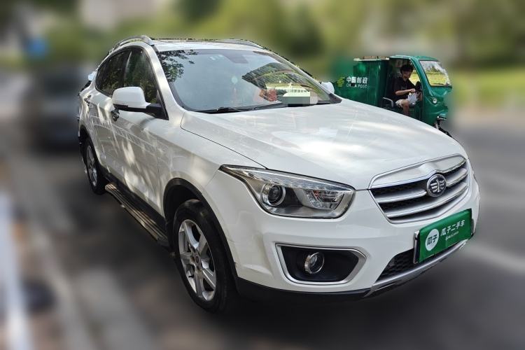 Used Bestune X80 2013 2.0L automatic comfort version Front Right 45 Deg