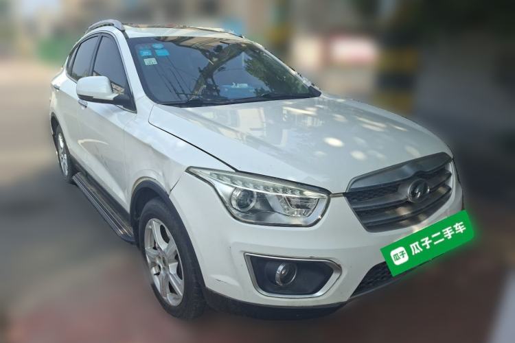 Used Bestune X80 2013 2.0L automatic comfort version Front Right 45 Deg