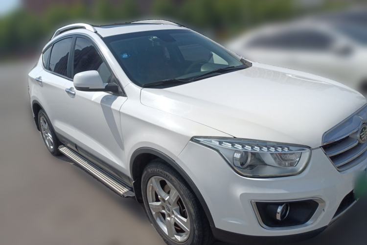 Used Bestune X80 2013 2.0L manual luxury version Front Right 45 Deg