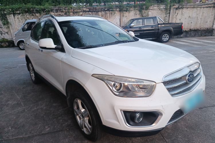 Used Bestune X80 2013 2.0L automatic luxury version Front Right 45 Deg