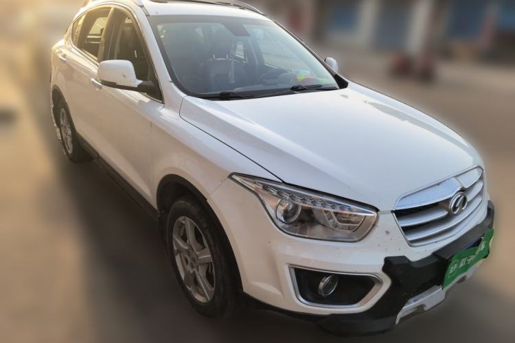 Used Bestune X80 2013 2.0L automatic comfort version Front Right 45 Deg