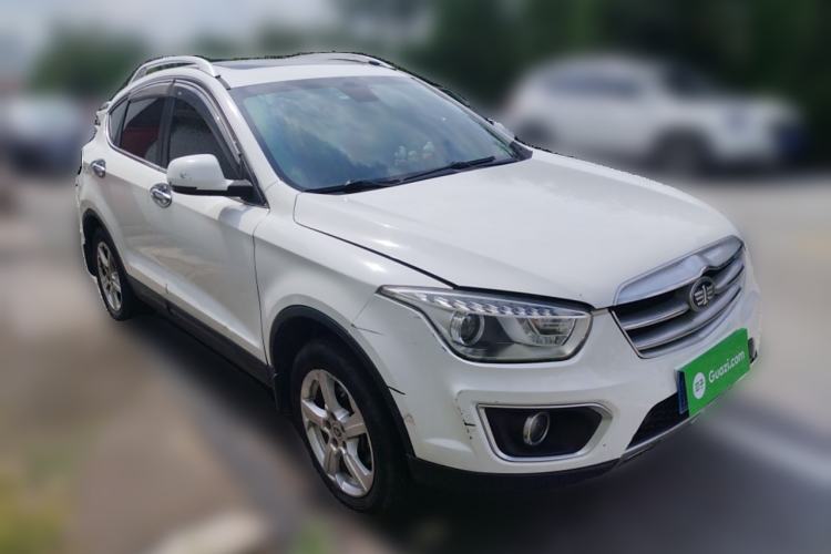 Used Bestune X80 2013 2.0L manual luxury version Front Right 45 Deg