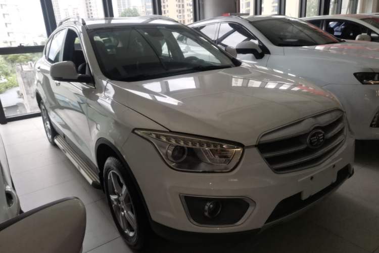 Used Bestune X80 2013 2.0L automatic luxury version Front Right 45 Deg