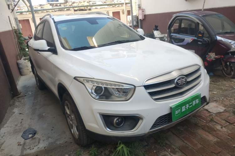 Used Bestune X80 2013 2.0L manual luxury version Front Right 45 Deg