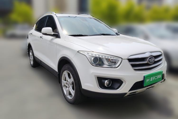 Used Bestune X80 2013 2.0L automatic comfort version Front Right 45 Deg