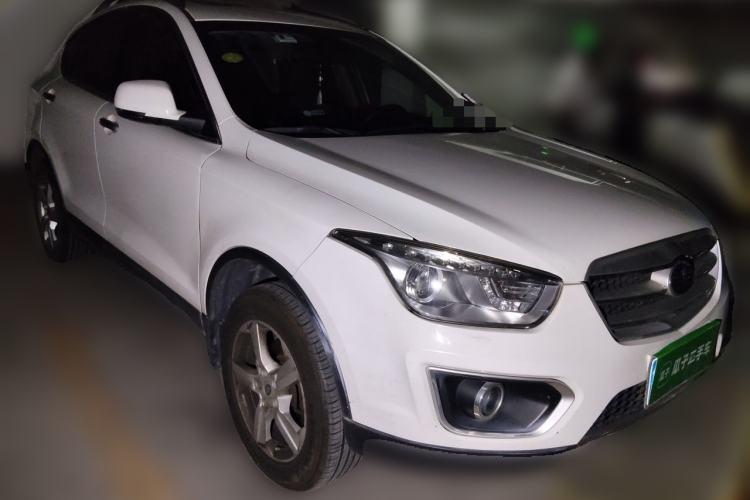 Used Bestune X80 2013 2.0L automatic luxury version Front Right 45 Deg