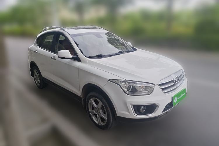 Used Bestune X80 2013 2.0L automatic comfort version Front Right 45 Deg