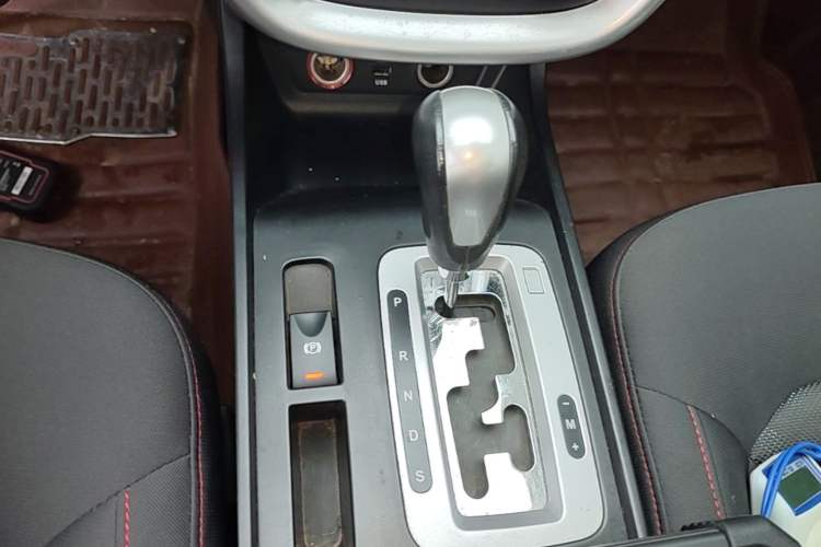 Used Bestune X80 2013 2.0L automatic comfort version Gear Lever