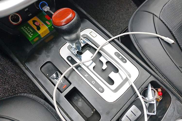 Used Bestune X80 2013 2.0L automatic comfort version Gear Lever
