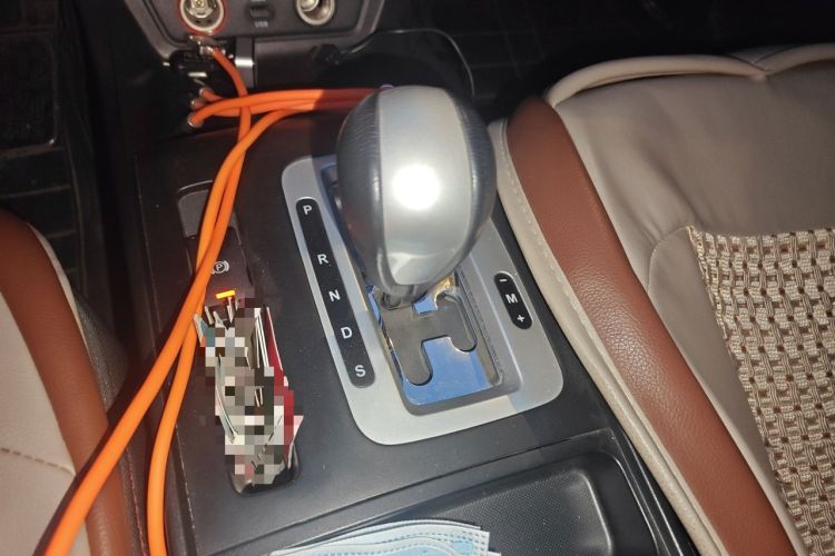 Used Bestune X80 2013 2.0L automatic comfort version Gear Lever