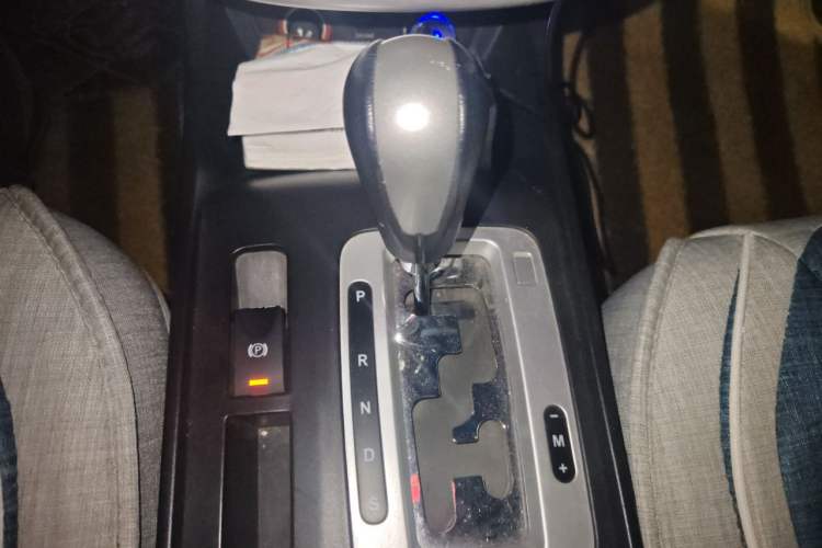 Used Bestune X80 2013 2.0L automatic comfort version Gear Lever