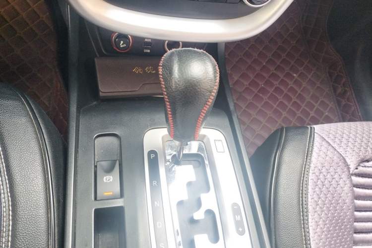 Used Bestune X80 2013 2.0L automatic luxury version Gear Lever