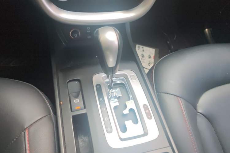 Used Bestune X80 2013 2.0L automatic luxury version Gear Lever