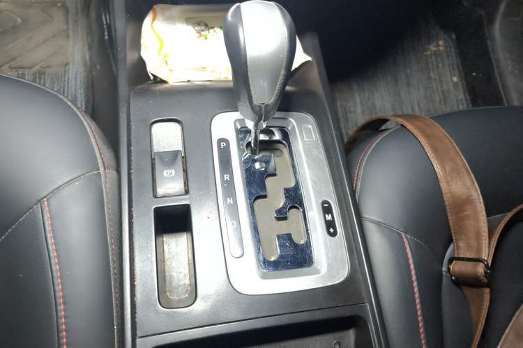 Used Bestune X80 2013 2.0L automatic luxury version Gear Lever