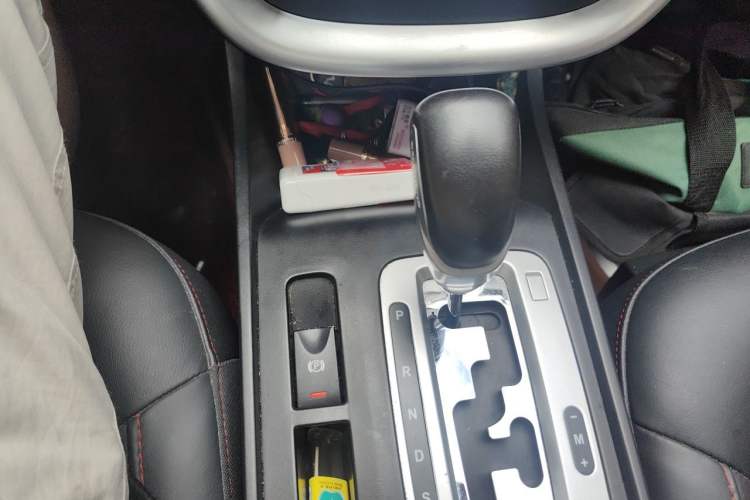 Used Bestune X80 2013 2.0L automatic luxury version Gear Lever