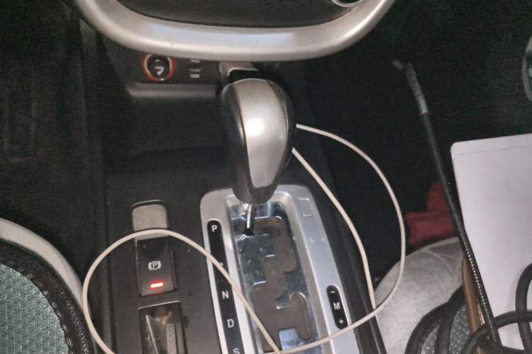 Used Bestune X80 2013 2.0L automatic comfort version Gear Lever