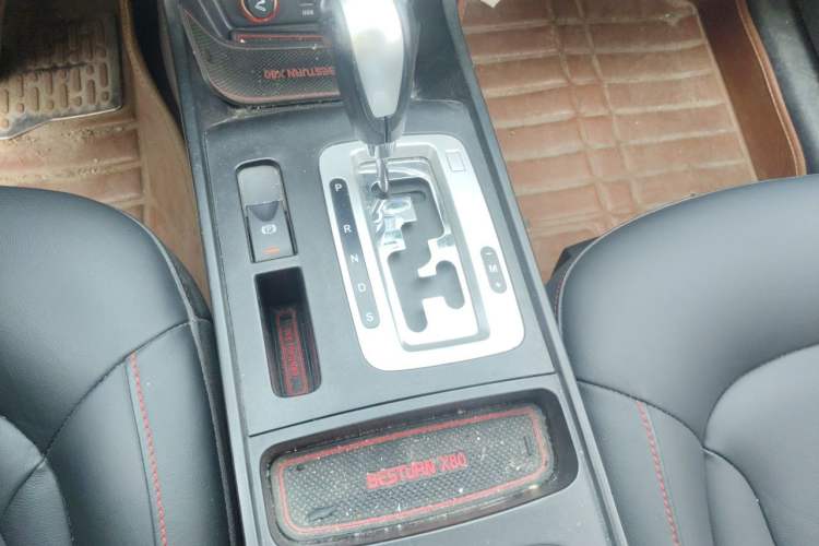 Used Bestune X80 2013 2.0L automatic luxury version Gear Lever