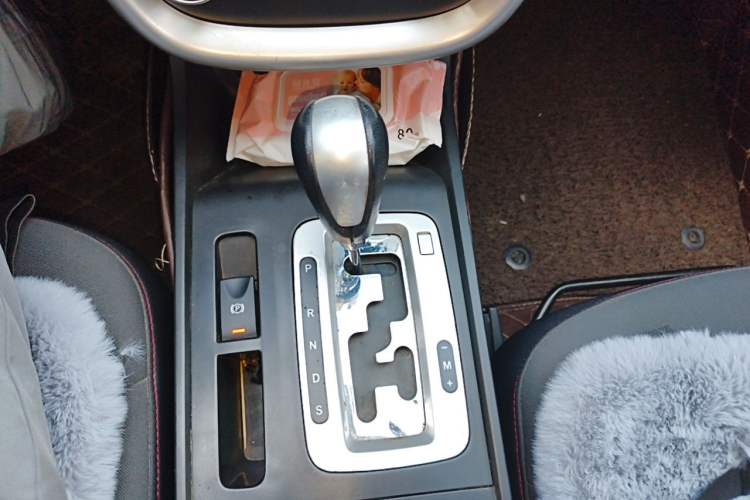 Used Bestune X80 2013 2.0L automatic comfort version Gear Lever