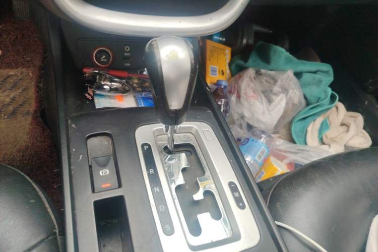 Used Bestune X80 2013 2.0L automatic luxury version Gear Lever