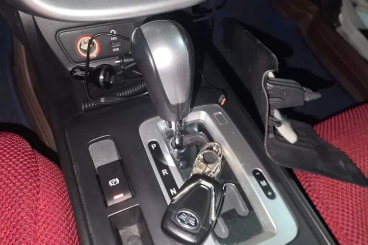 Used Bestune X80 2013 2.3L automatic flagship version Gear Lever