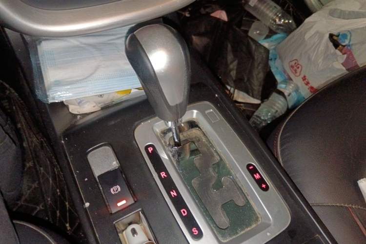 Used Bestune X80 2013 2.0L automatic luxury version Gear Lever