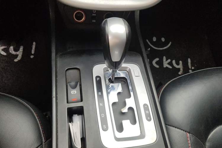 Used Bestune X80 2013 2.0L automatic luxury version Gear Lever