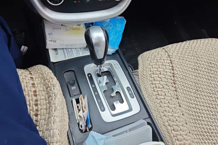 Used Bestune X80 2013 2.0L automatic comfort version Gear Lever
