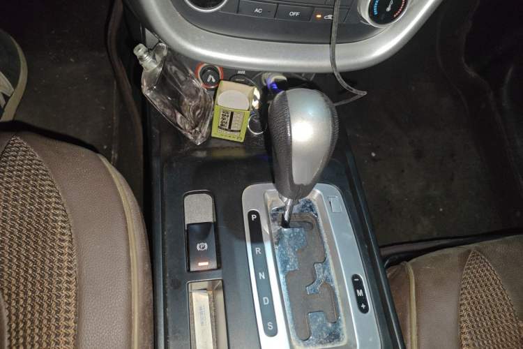 Used Bestune X80 2013 2.0L automatic comfort version Gear Lever