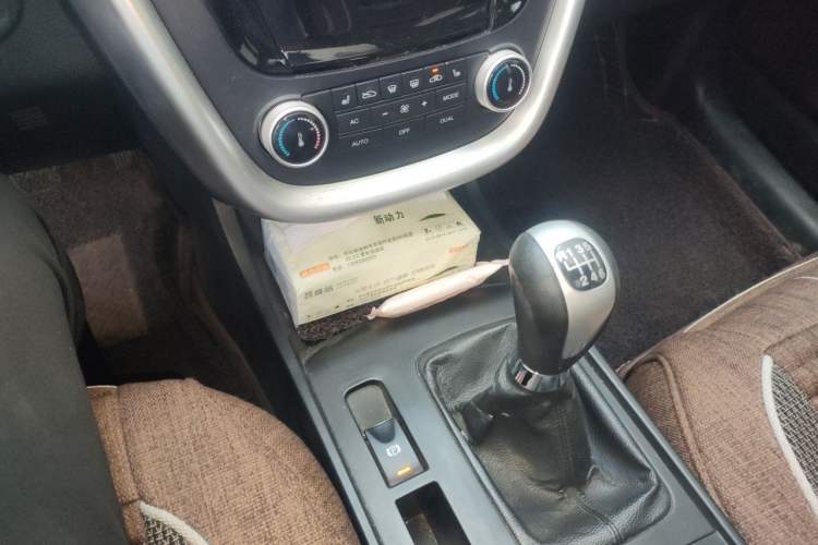 Used Bestune X80 2013 2.0L manual luxury version Gear Lever